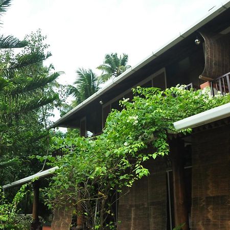 Ambadi'S Villa -Lake View Resort Pallipuram Exterior photo