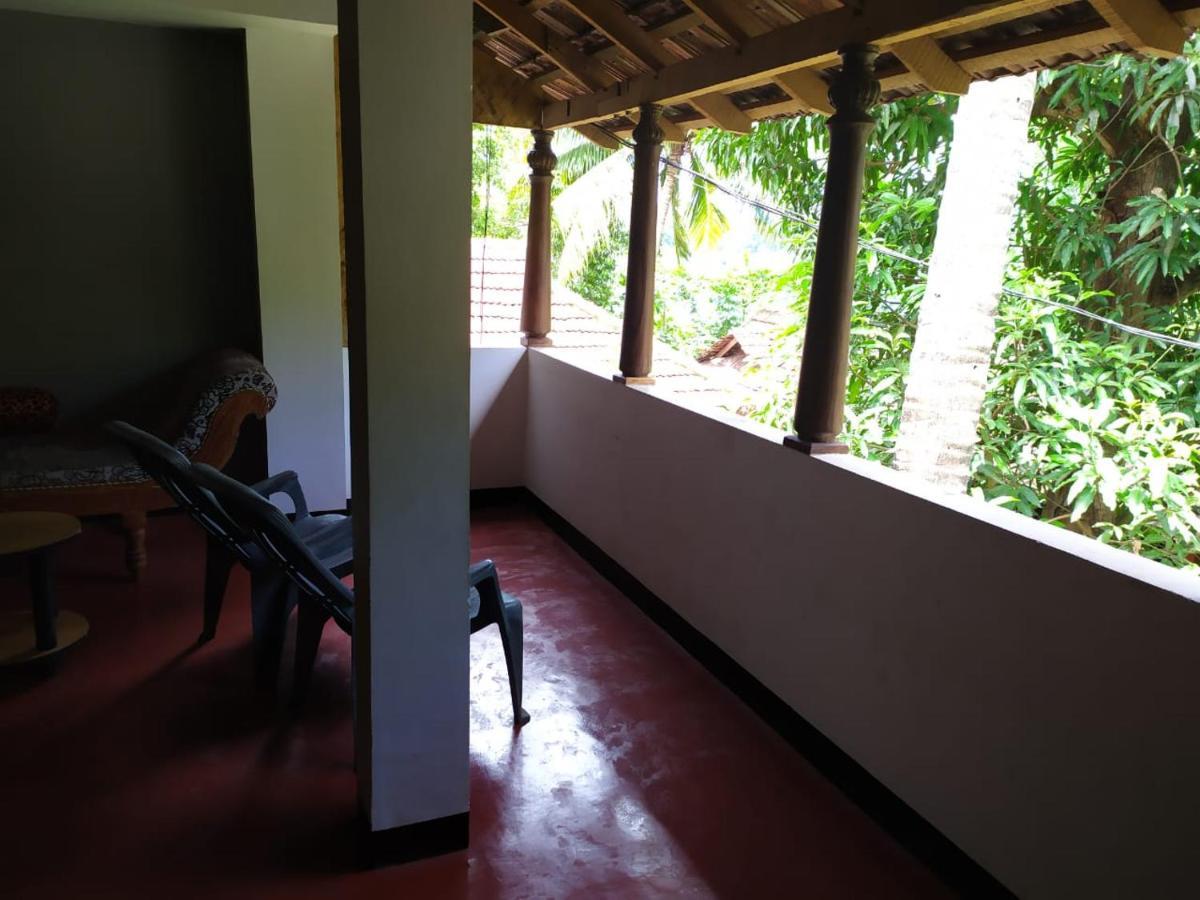 Ambadi'S Villa -Lake View Resort Pallipuram Exterior photo