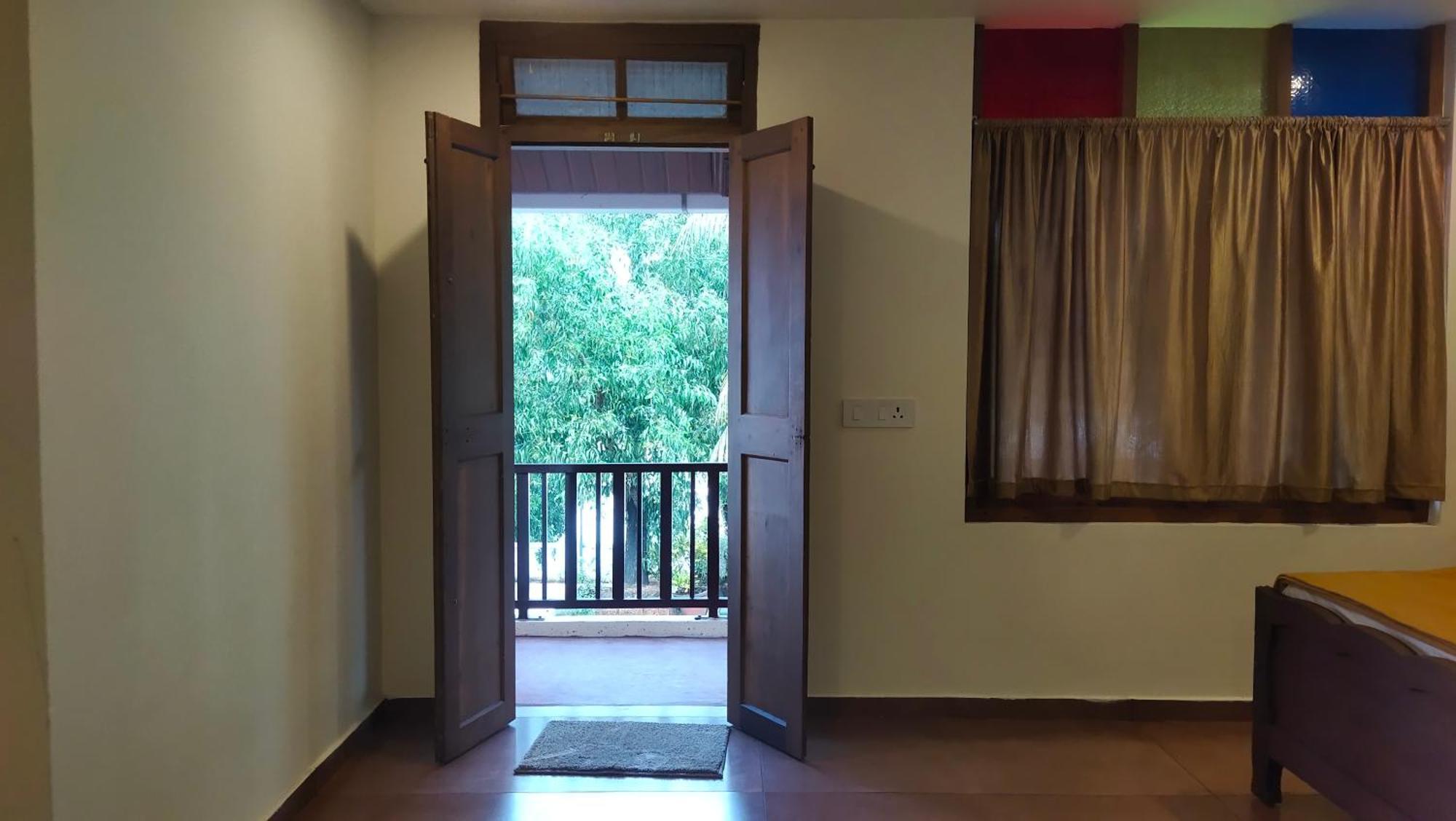 Ambadi'S Villa -Lake View Resort Pallipuram Exterior photo