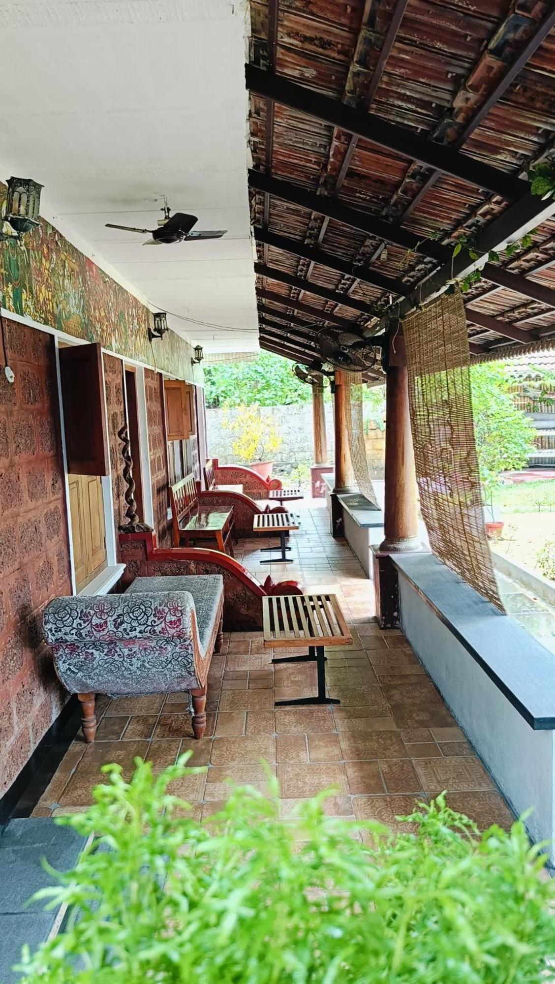Ambadi'S Villa -Lake View Resort Pallipuram Exterior photo