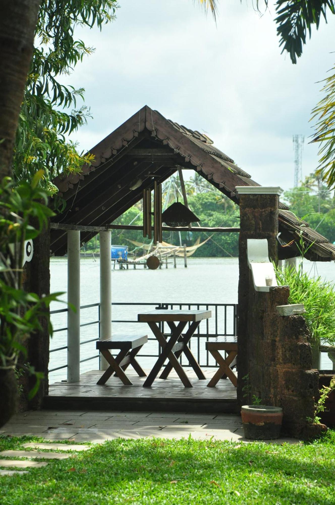 Ambadi'S Villa -Lake View Resort Pallipuram Exterior photo